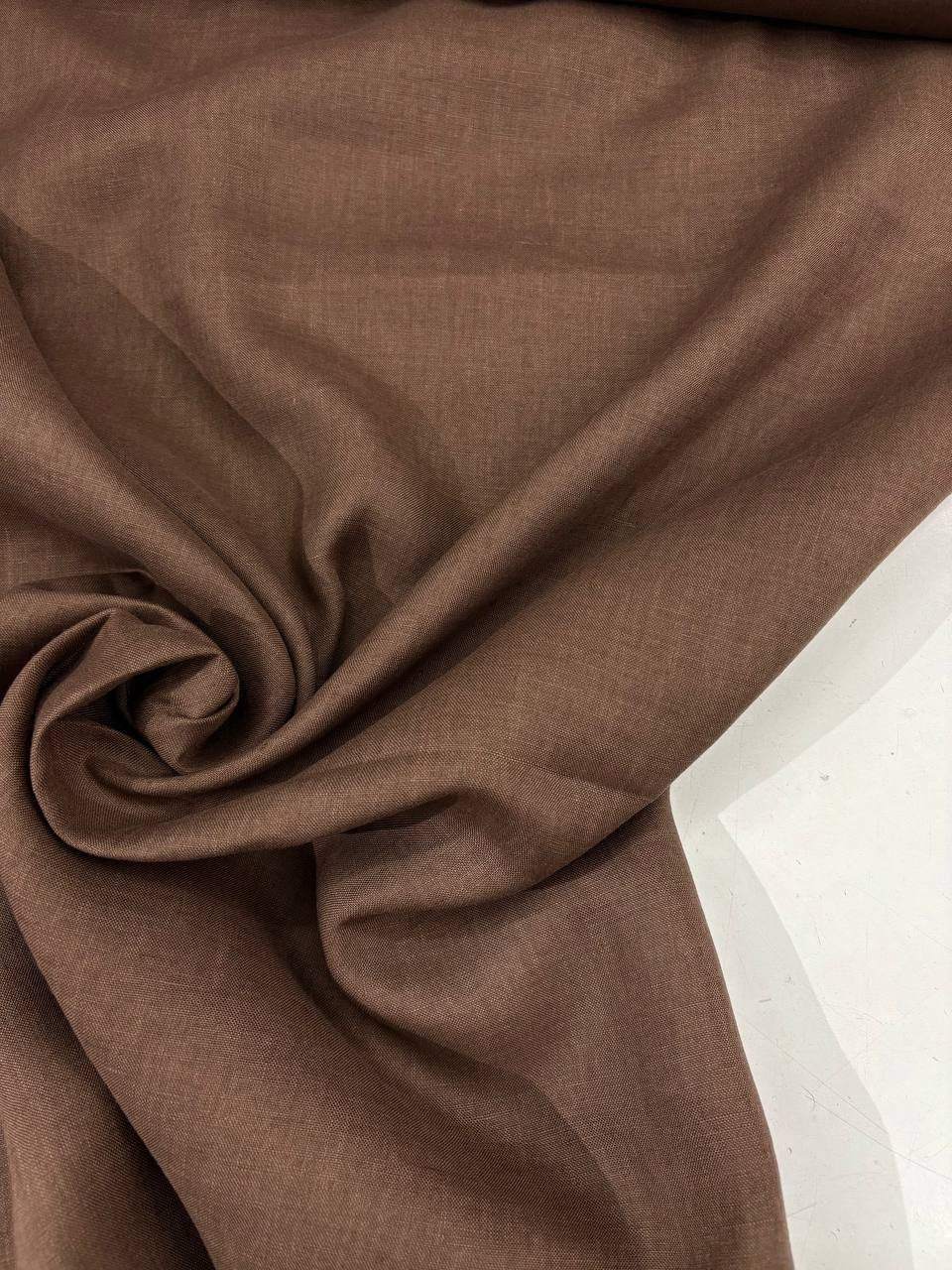 Tessuto puro lino Dante colore marroncino, naturale e traspirante, ideale per camicie e abbigliamento estivo