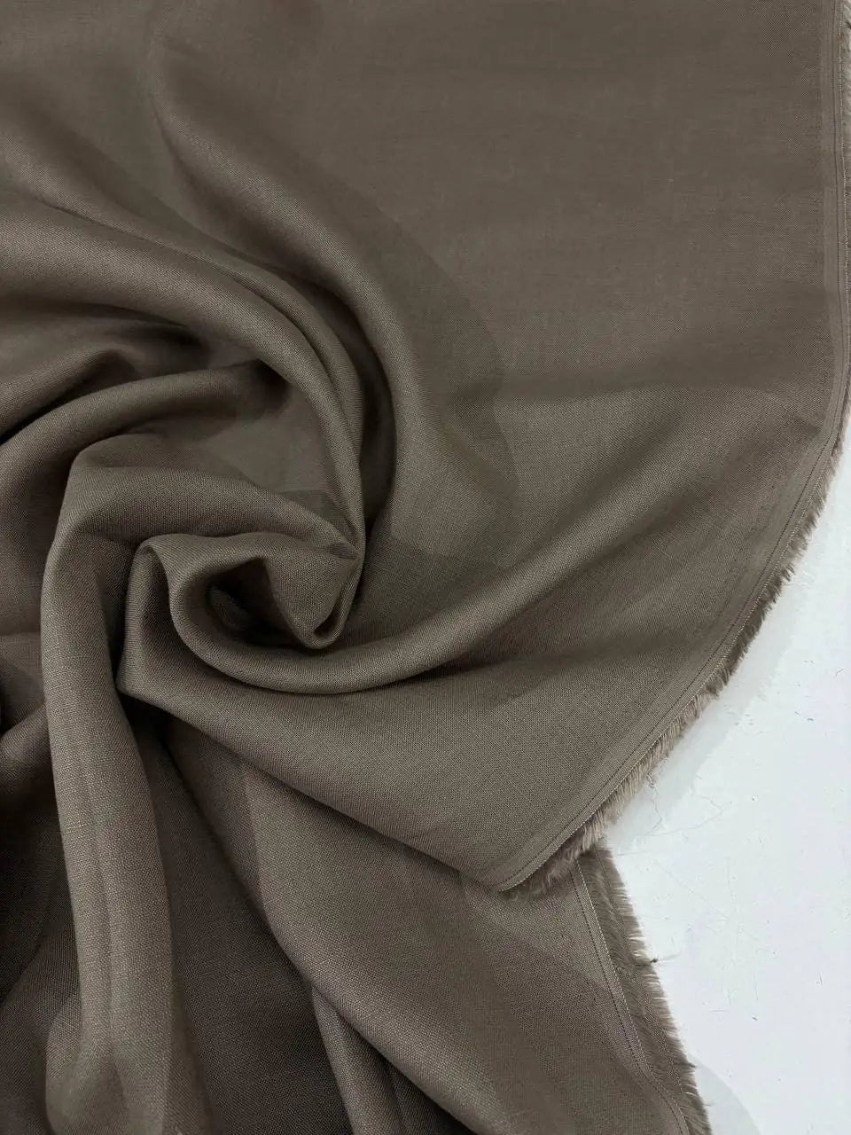 Tessuto puro lino Dante, naturale e traspirante, ideale per camicie e abbigliamento estivo