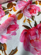 Dettaglio tessuto misto lino floreale con stampa a fiori, variante floreale big