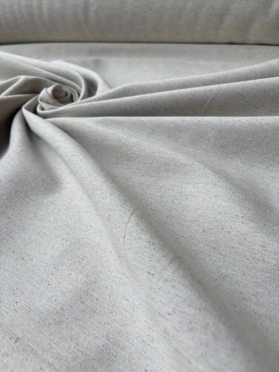 Dettaglio tessuto panama tinto in filo color lino, trama panama resistente e colori intensi per arredo tavola e cucina