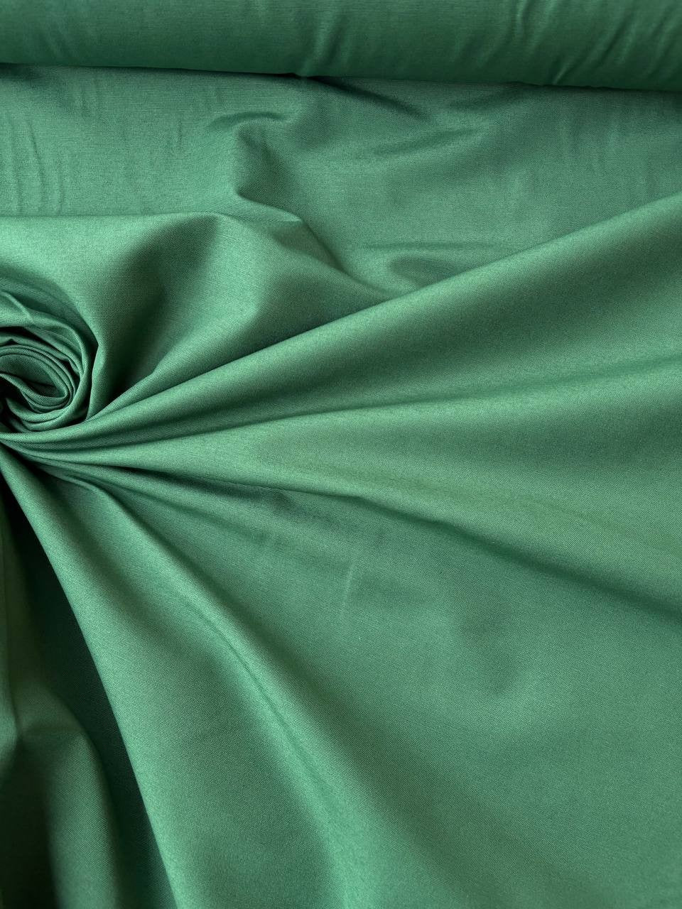 Tessuto panama tinto in filo verde medio 280 cm, cotone e poliestere resistente per tovaglie e arredo cucina